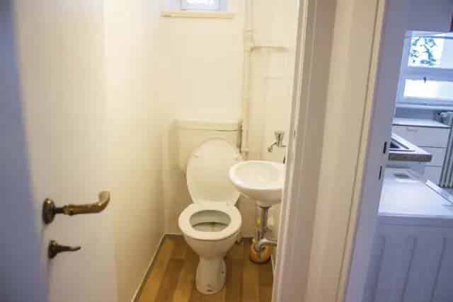 Cunostraße 70, Berlin - Berlin, Germany - Bathroom