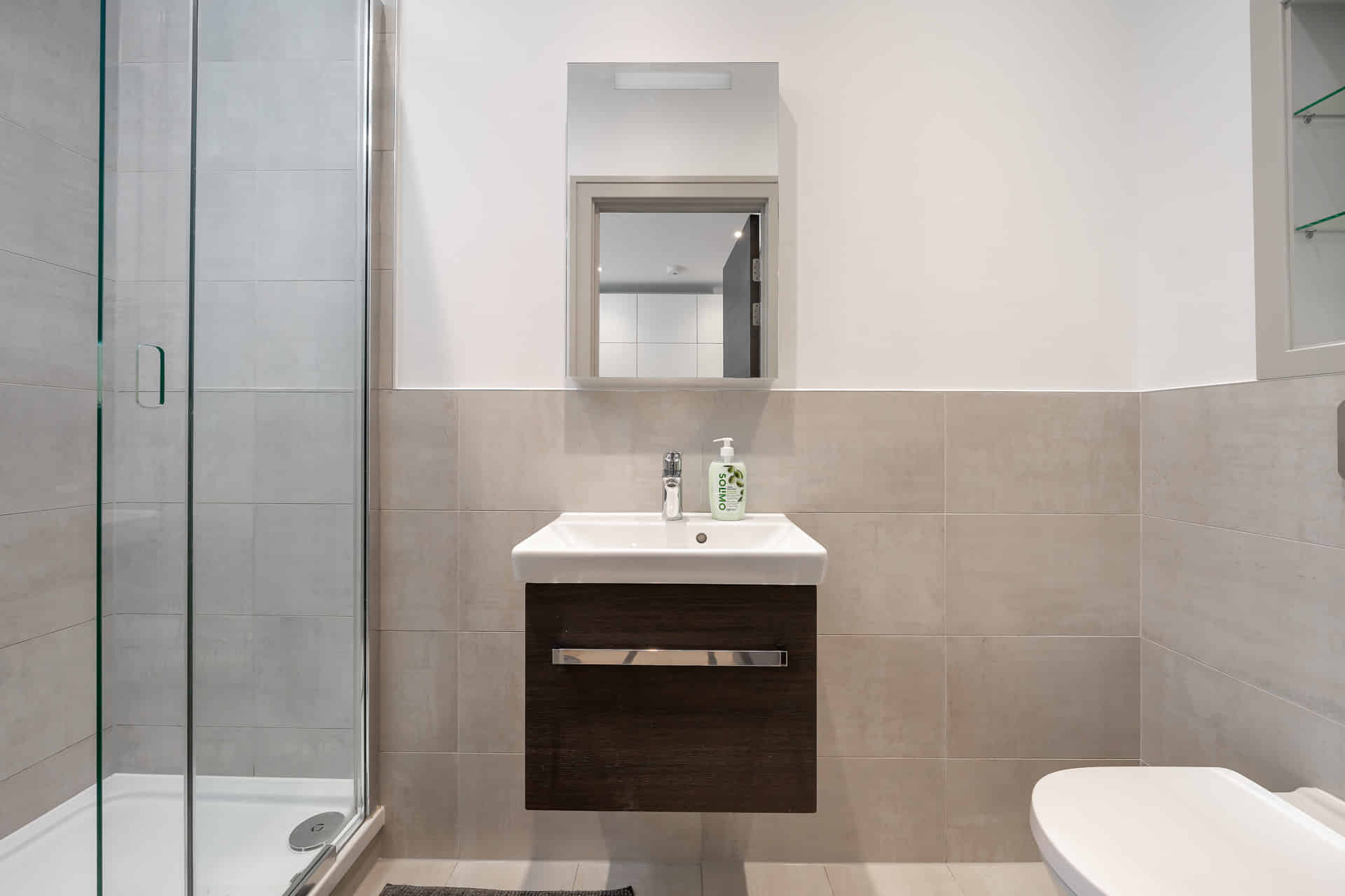 Studio Apartment, 69 Lawrence Road, London N15 4FZ (Studio 5) - London, England, United Kingdom - Studio - Bathroom