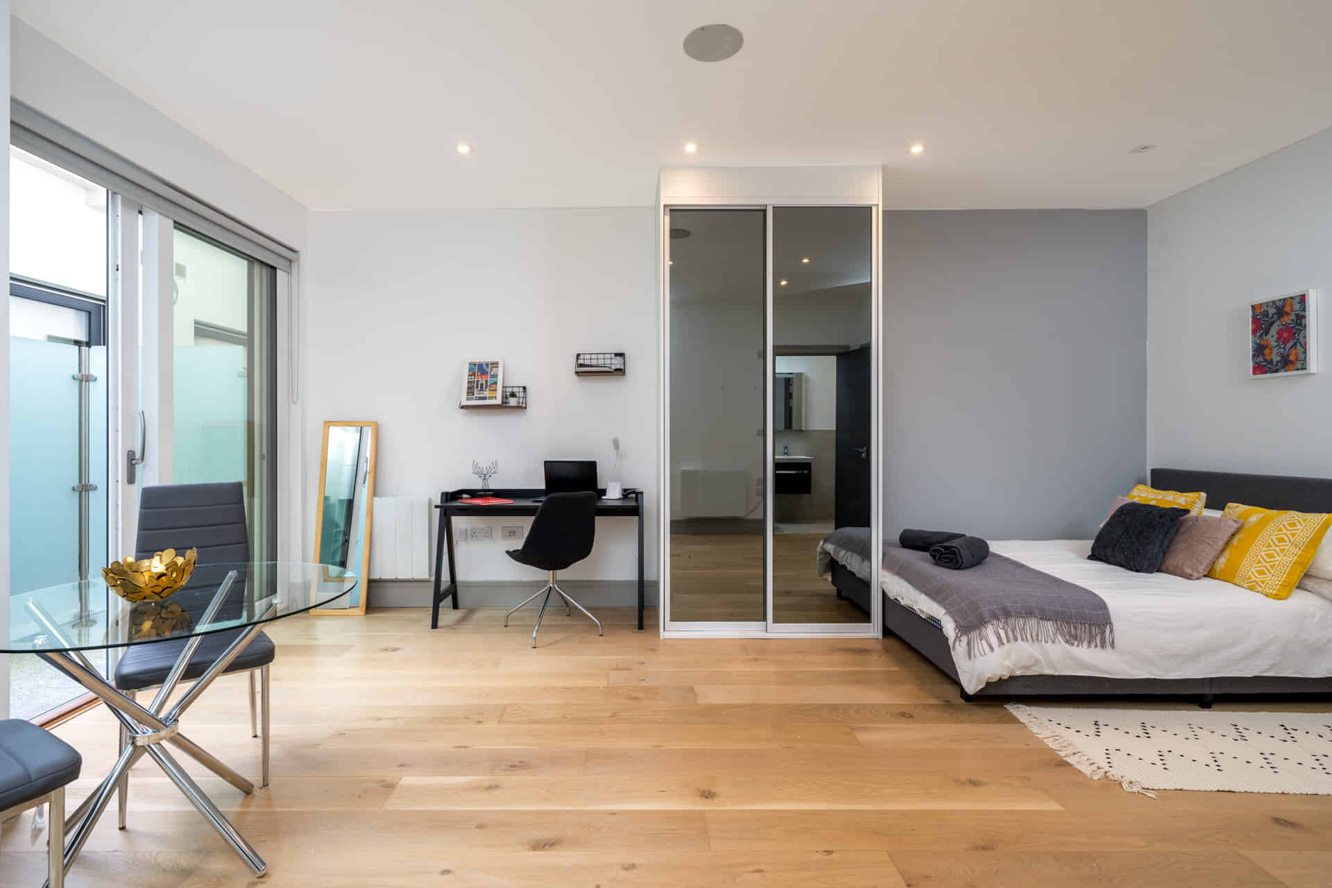 Studio Apartment, 69 Lawrence Road, London N15 4FZ (Studio 2) - London, England, United Kingdom - Studio Flat - Bedroom