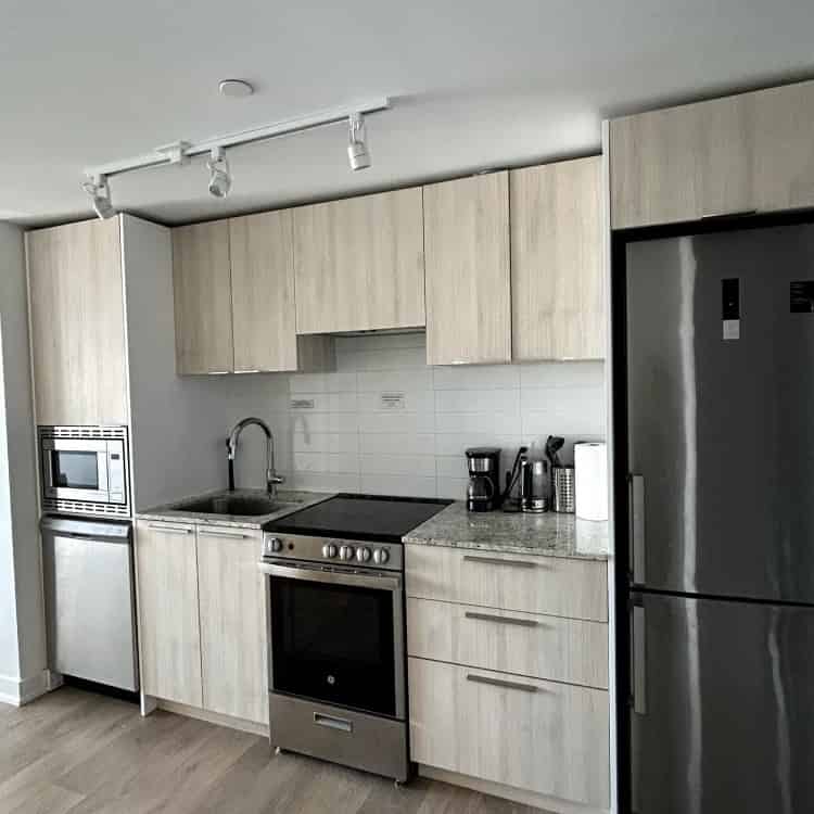 1805 - 501 Yonge St, Toronto - Toronto, Ontario, Canada - Itahari Room - Kitchen
