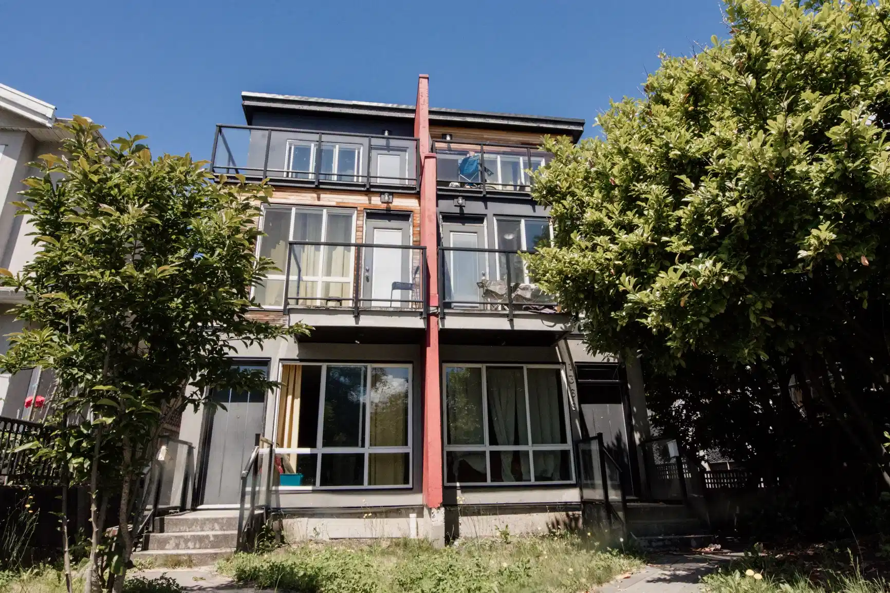 1369 East Broadway, Vancouver - Vancouver, Canada - Exterior