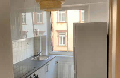 Wiesenau, Frankfurt - Frankfurt, Germany - Kitchen