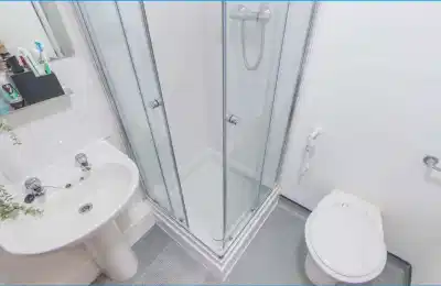 Exterior?w=400&h=260&fit=crop&q=40&auto=format&trim=auto
