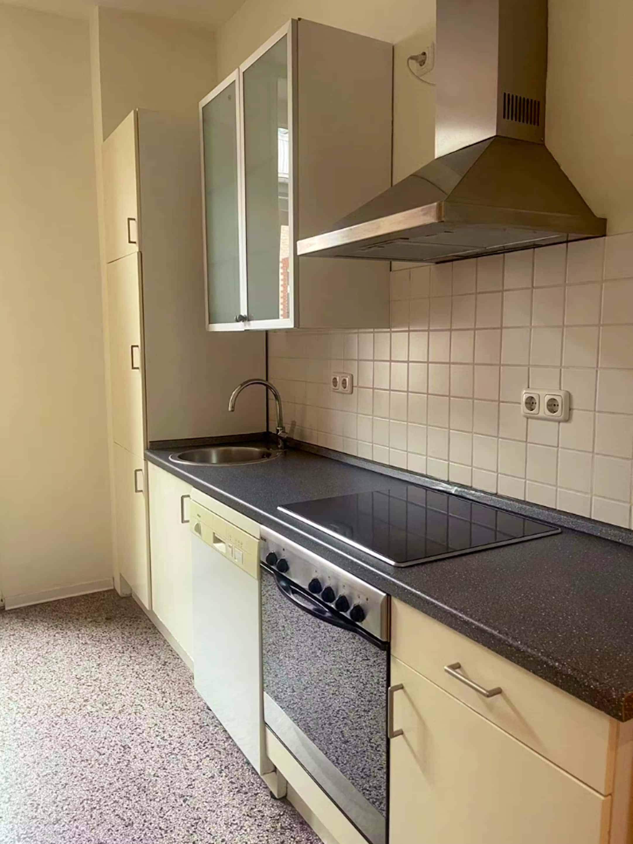 Ingolstädter Straße, Frankfurt - Frankfurt, Germany - Kitchen