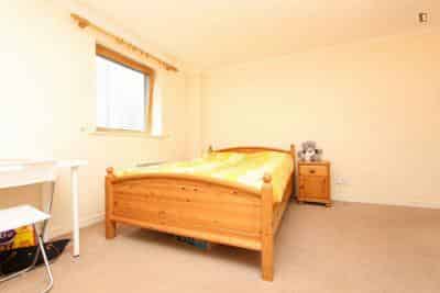 Room in a 3 Bedroom Apartment, Marsh Wall, London, E14 9SG - London, England, United Kingdom - Bedroom 1  - Bedroom