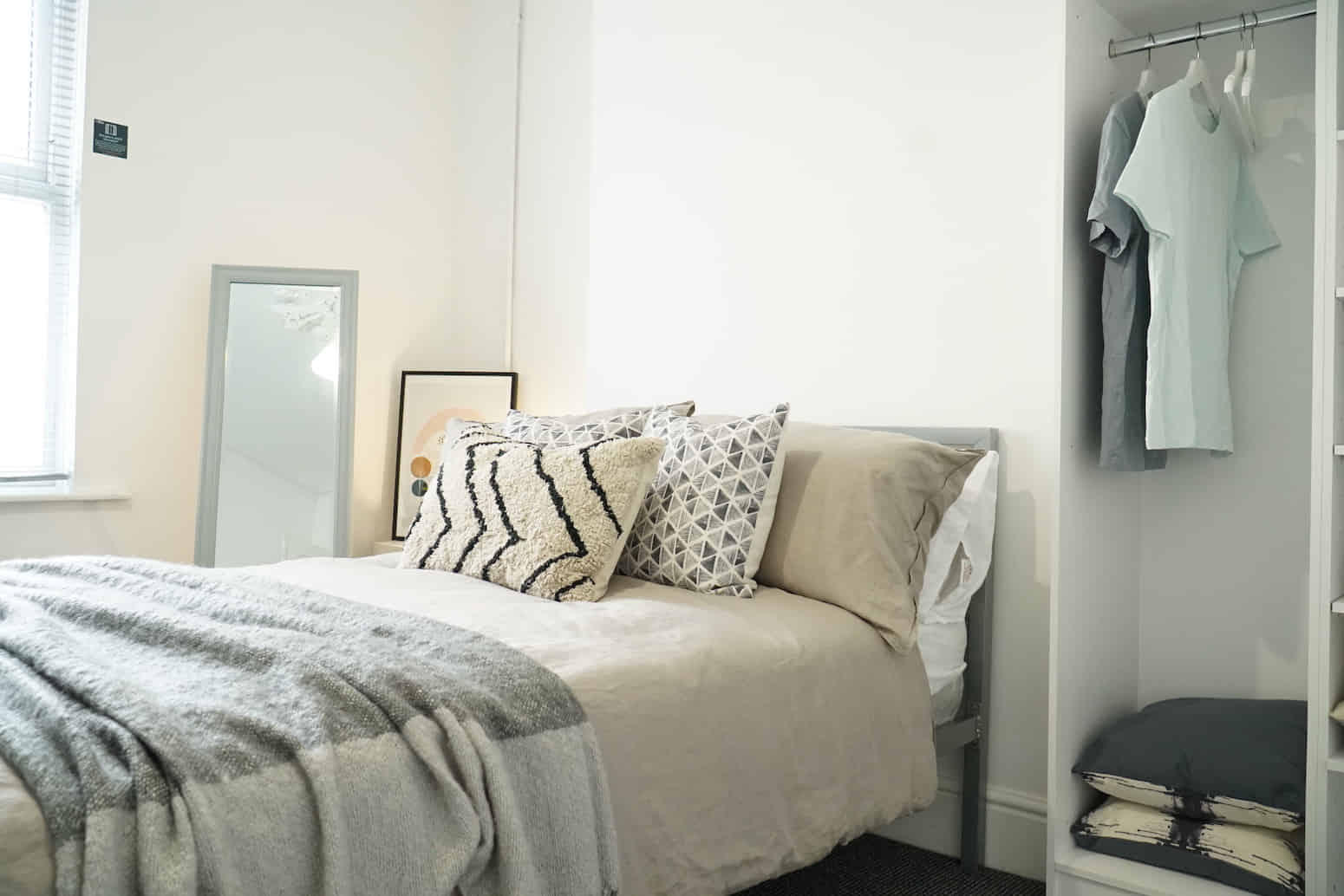 Bedroom 1 - Kitchen?w=400&h=260&fit=crop&q=40&auto=format&trim=auto
