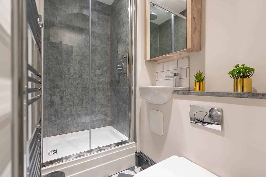 1 Bedroom Apartment - Bedroom?w=400&h=260&fit=crop&q=40&auto=format&trim=auto