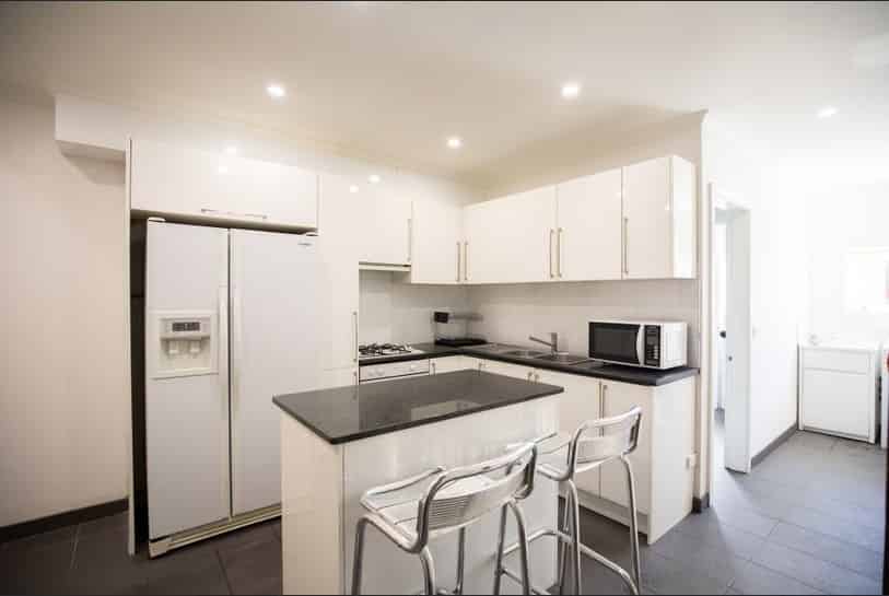 Room 4 (STD) - Amenities?w=400&h=260&fit=crop&q=40&auto=format&trim=auto