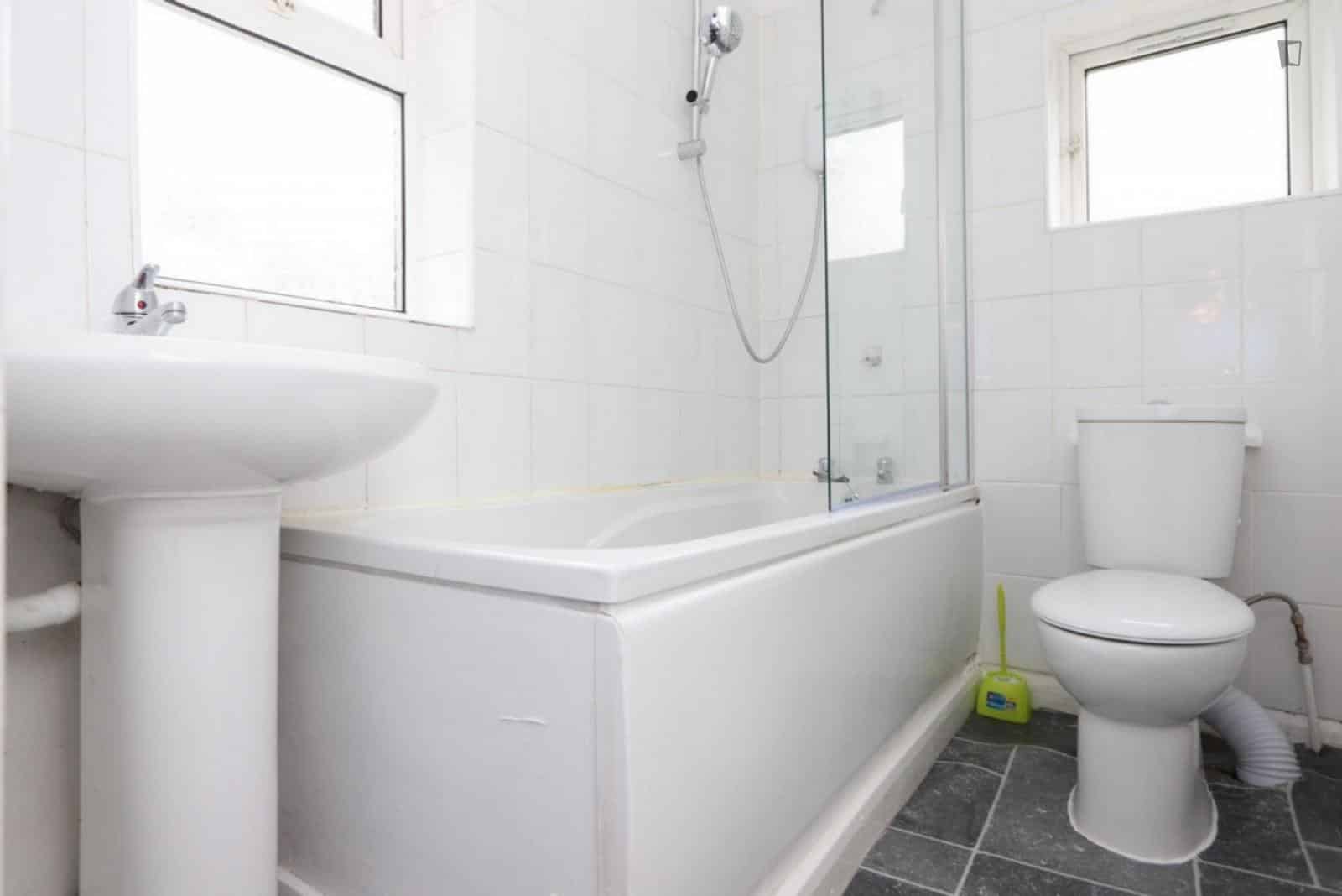 Room in a 5 Bedroom Apartment, Meyrick Rd, London, NW10 2EL - London, England, United Kingdom - Bedroom 2 - Bathroom