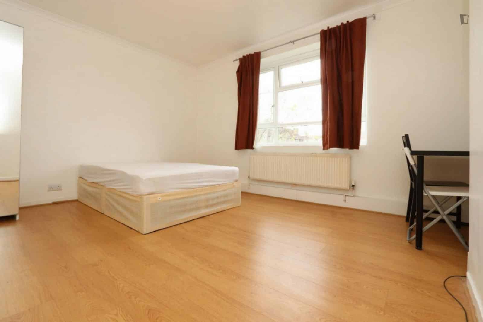 Room in a 3 Bedroom Apartment, Australia Rd, London, W12 7LY - London, England, United Kingdom - Bedroom