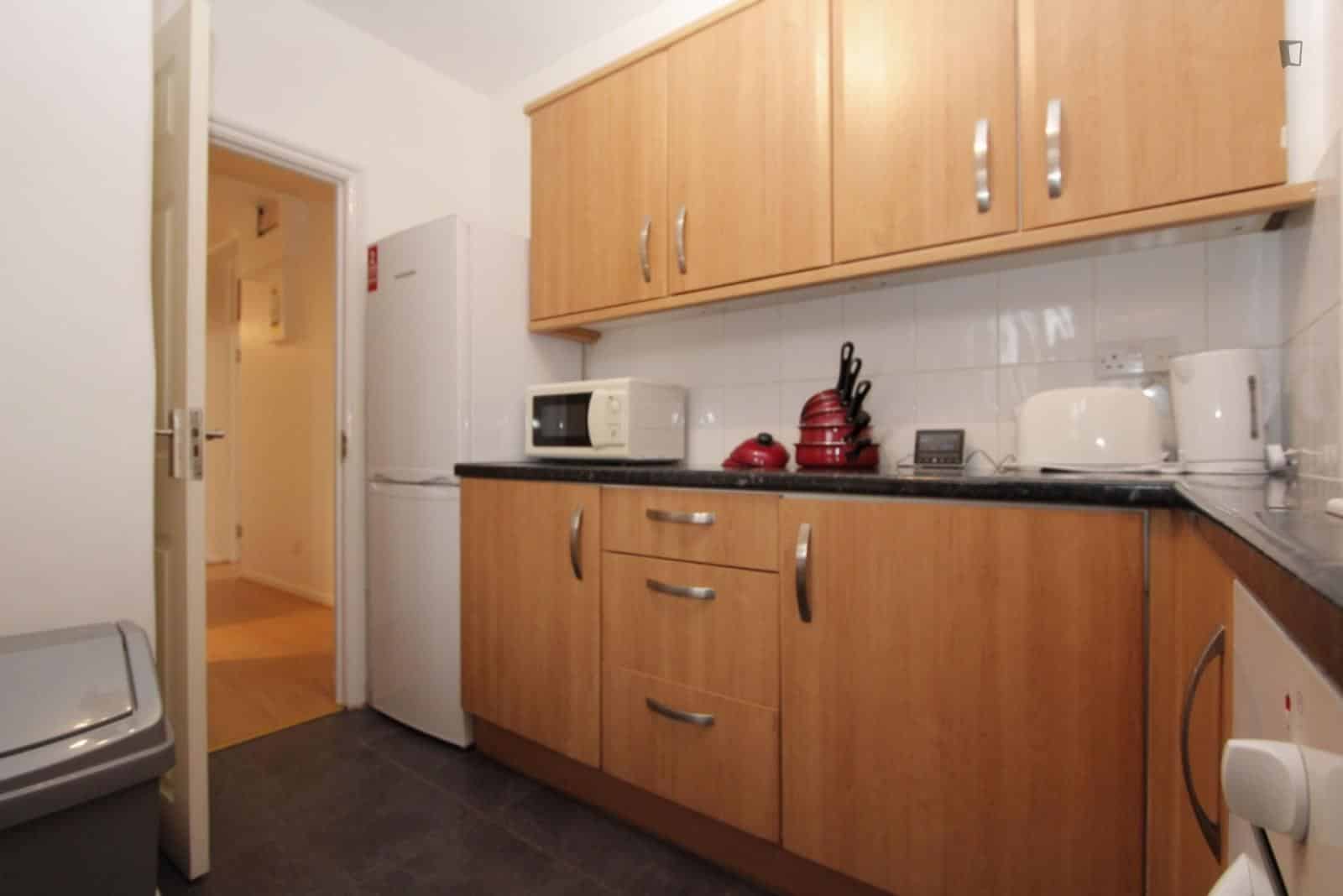 Room in a 3 Bedroom Apartment, Australia Rd, London, W12 7LY - London, England, United Kingdom - Bedroom 1  - Kitchen