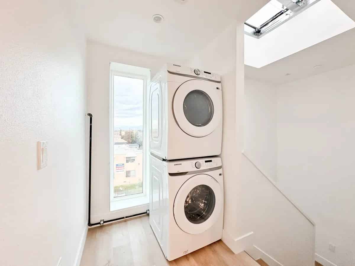 1338 West 35th Place, Los Angeles - Los Angeles, California, United States - Amenities