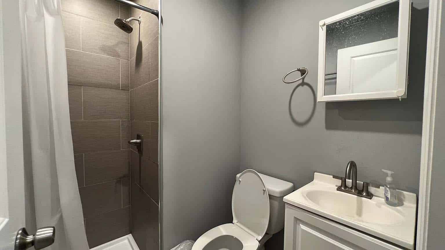 650 N 33rd St, Philadelphia - Philadelphia, Pennsylvania, United States - Bathroom