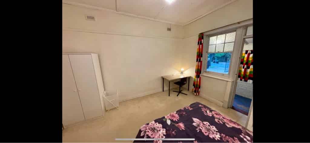 Common Area?w=400&h=260&fit=crop&q=40&auto=format&trim=auto