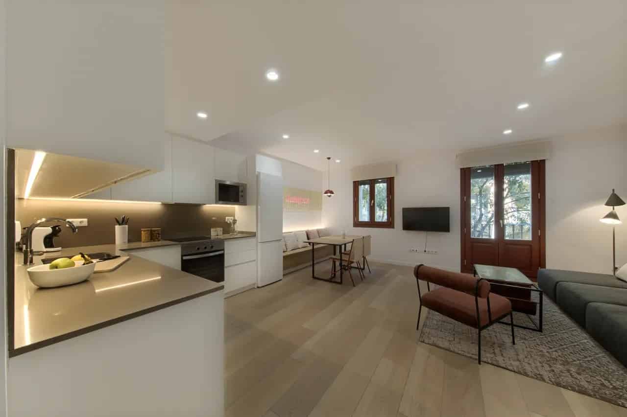 Consell De Cent 222, Barcelona - Barcelona, Spain - Kitchen