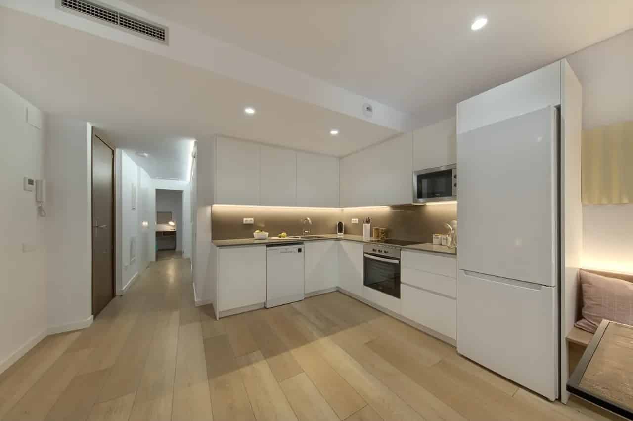 Consell De Cent 222, Barcelona - Barcelona, Spain - Kitchen