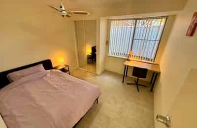 Room 6 - Bedroom?w=400&h=260&fit=crop&q=40&auto=format&trim=auto