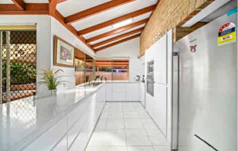 Room 3 - Bedroom?w=400&h=260&fit=crop&q=40&auto=format&trim=auto