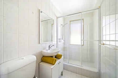 Room in a 6 Bedroom Apartment,  530 Marmion Street, Booragoon, City of Melville 6154 (Room 5) - Perth, Western Australia, Australia - Room 3 - Bathroom