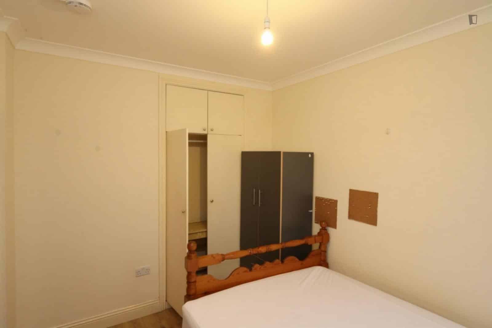 5 bedroom apartment, Alexandra Road - London, England, United Kingdom - Bedroom 2 - Bedroom