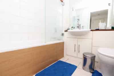 3 bedroom apartment, Metcalfe Court - London, England, United Kingdom - Bedroom 3 - Bathroom