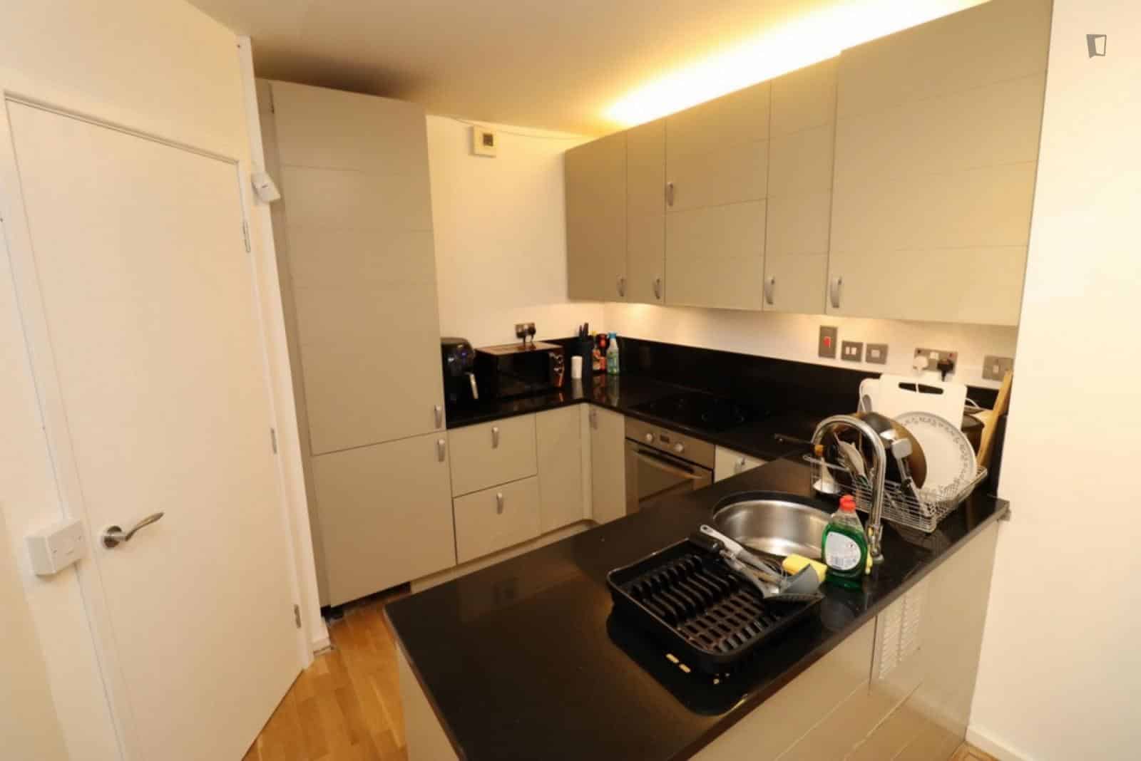 Room 1 - Bedroom?w=400&h=260&fit=crop&q=40&auto=format&trim=auto