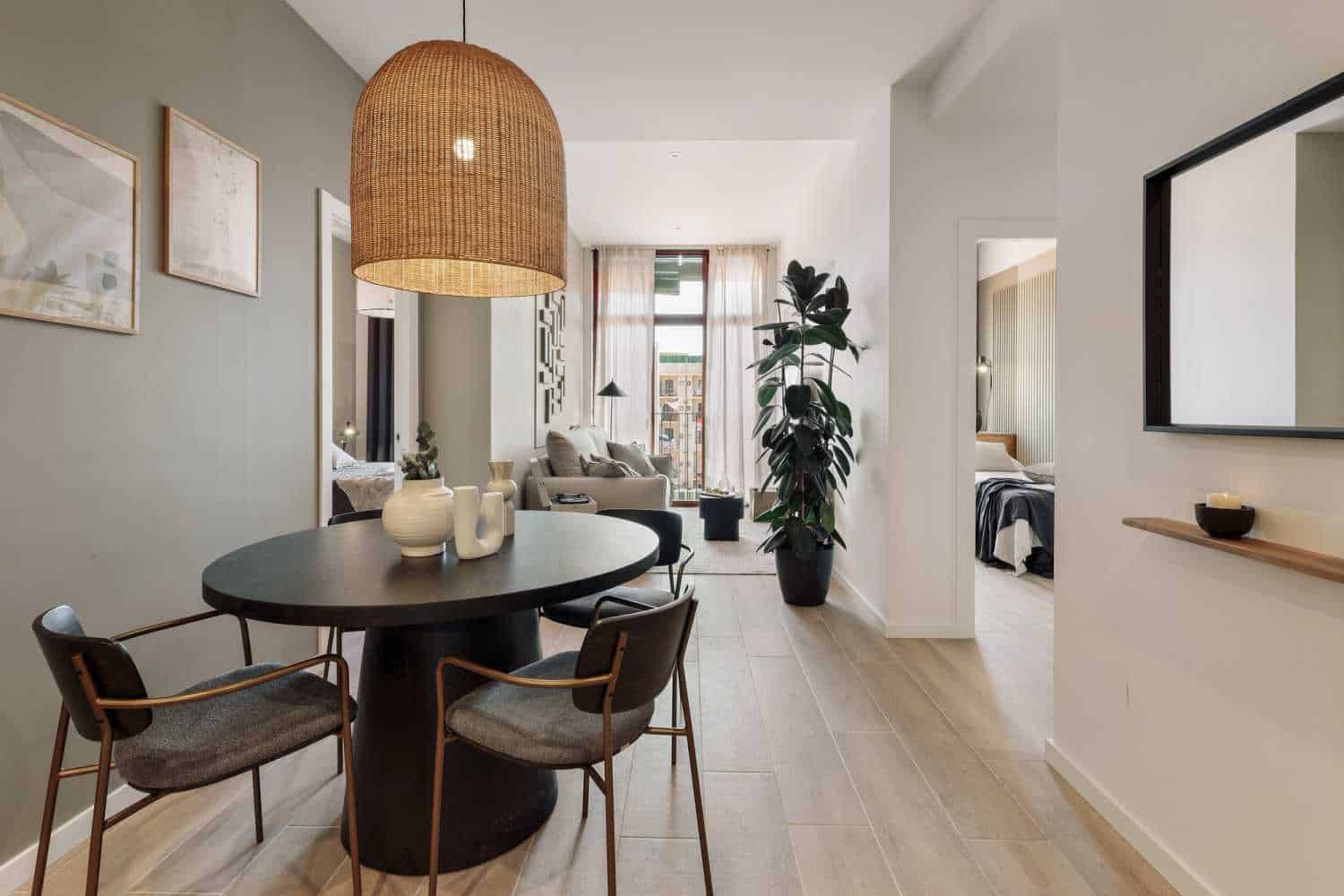 Common Area?w=400&h=260&fit=crop&q=40&auto=format&trim=auto