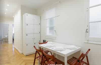 Duque De Sesto, Madrid - Madrid, Spain - Amenities