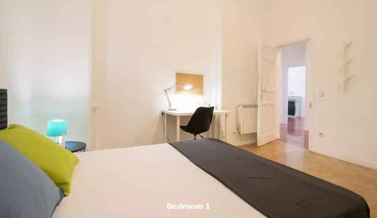 Common Area?w=400&h=260&fit=crop&q=40&auto=format&trim=auto