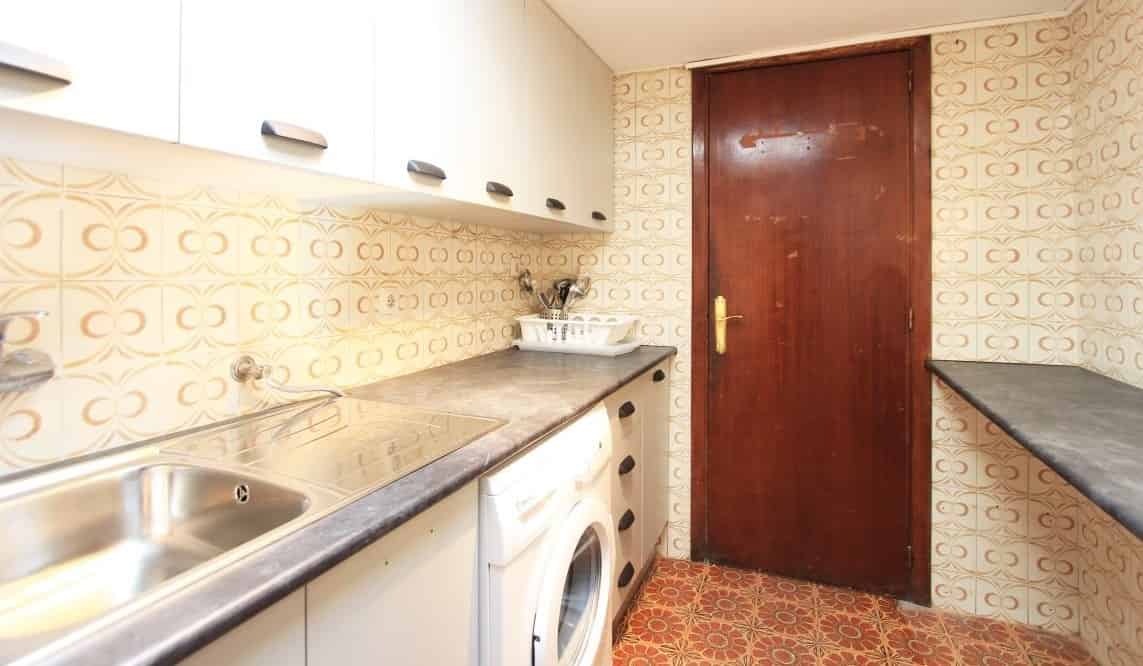 Ardemans, Madrid - Madrid, Spain - Kitchen
