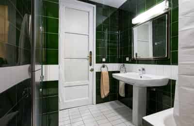 Sagasta, Madrid - Madrid, Spain - Bathroom