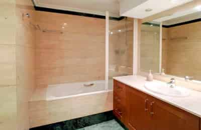 San Bernardo, Madrid - Madrid, Spain - Bathroom