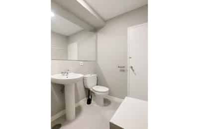 Jose Abascal, Madrid - Madrid, Spain - Bathroom