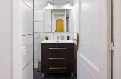 Cavanilles, Madrid - Madrid, Spain - Bathroom