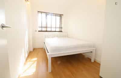 Bedroom 1 - Bathroom?w=400&h=260&fit=crop&q=40&auto=format&trim=auto