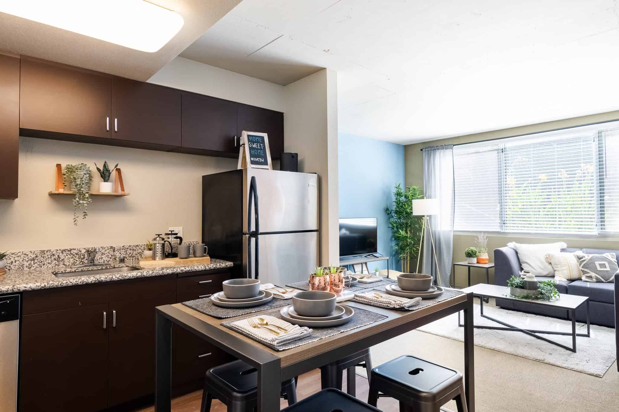 University Gateway, Los Angeles - Los Angeles, California, United States - Kitchen