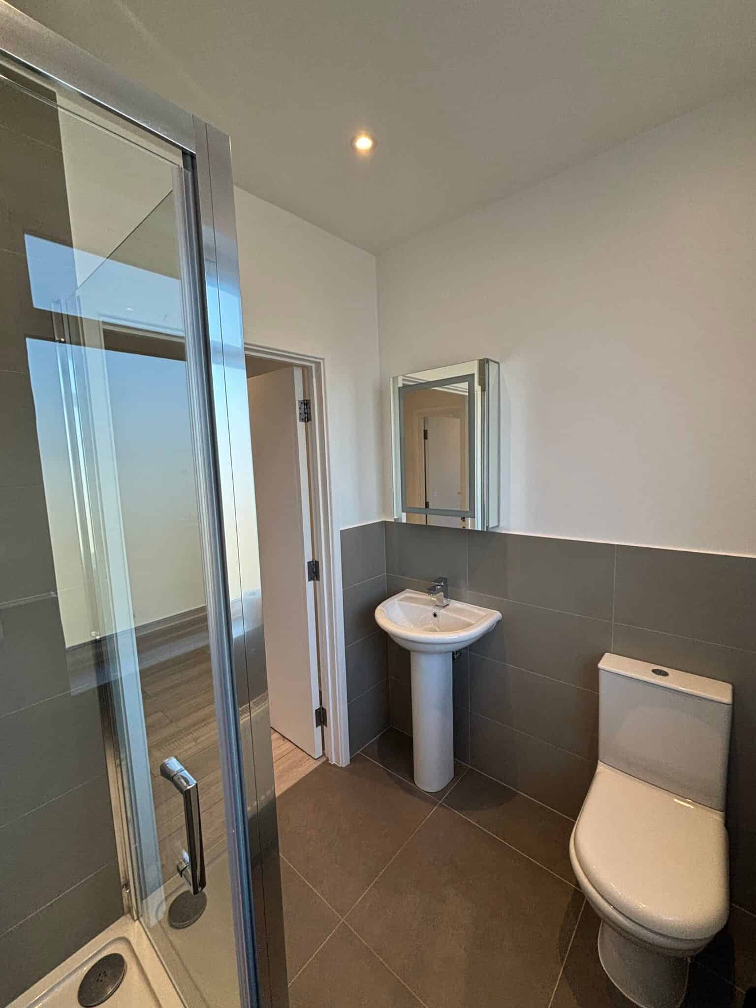 AES Euston, London - London, England, United Kingdom - 2 Bedroom Apartment - Bathroom