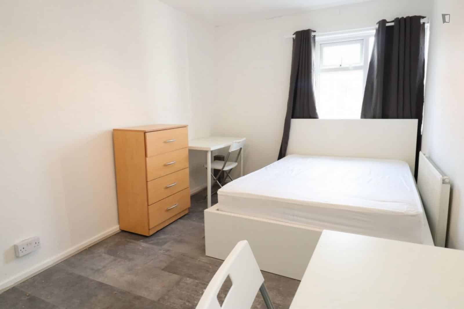Bedroom 1  - Kitchen?w=400&h=260&fit=crop&q=40&auto=format&trim=auto