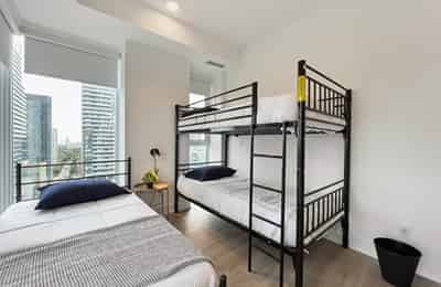 Amenities?w=400&h=260&fit=crop&q=40&auto=format&trim=auto