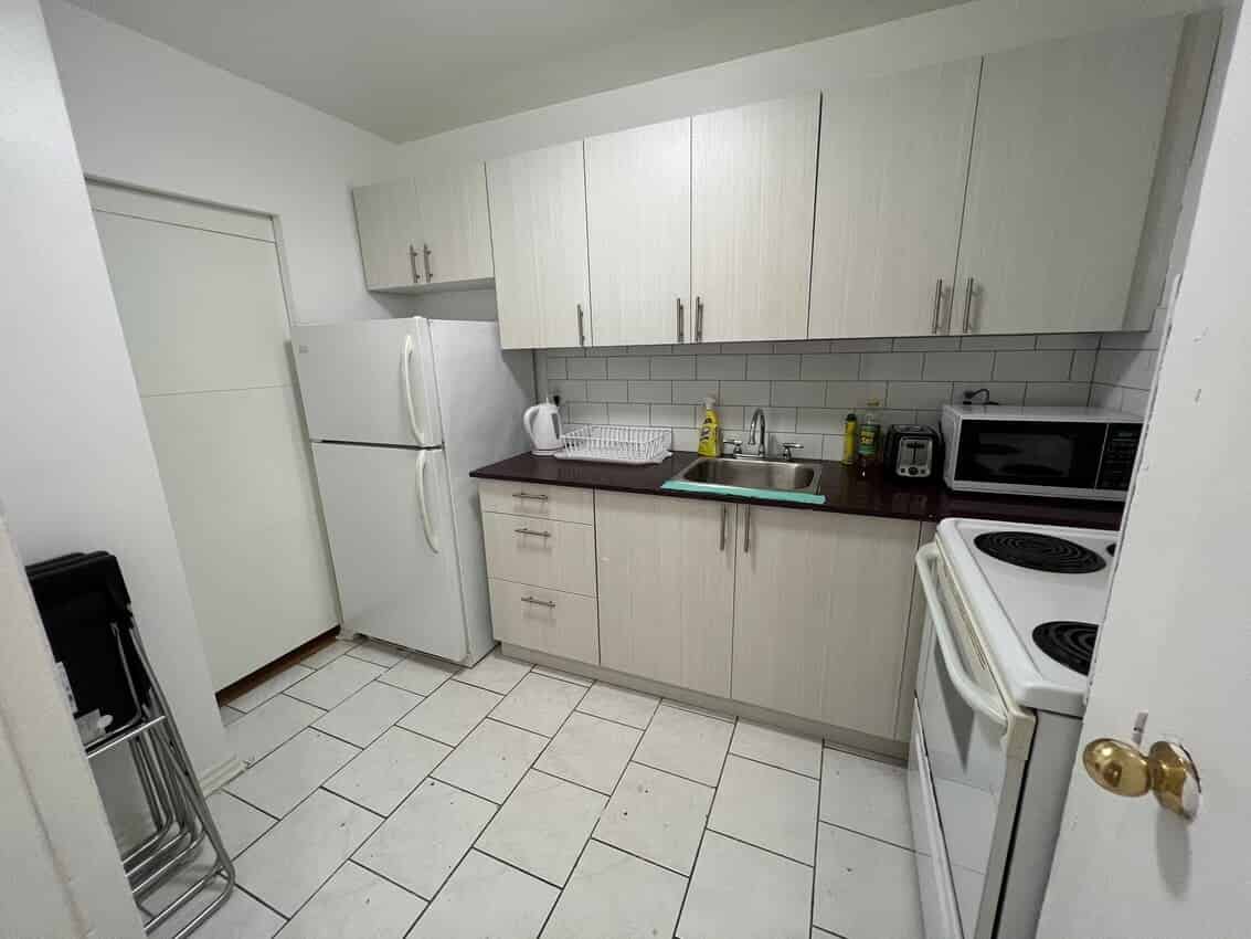 418 - Wellesley Street East Residence, Toronto - Toronto, Ontario, Canada - Kitchen