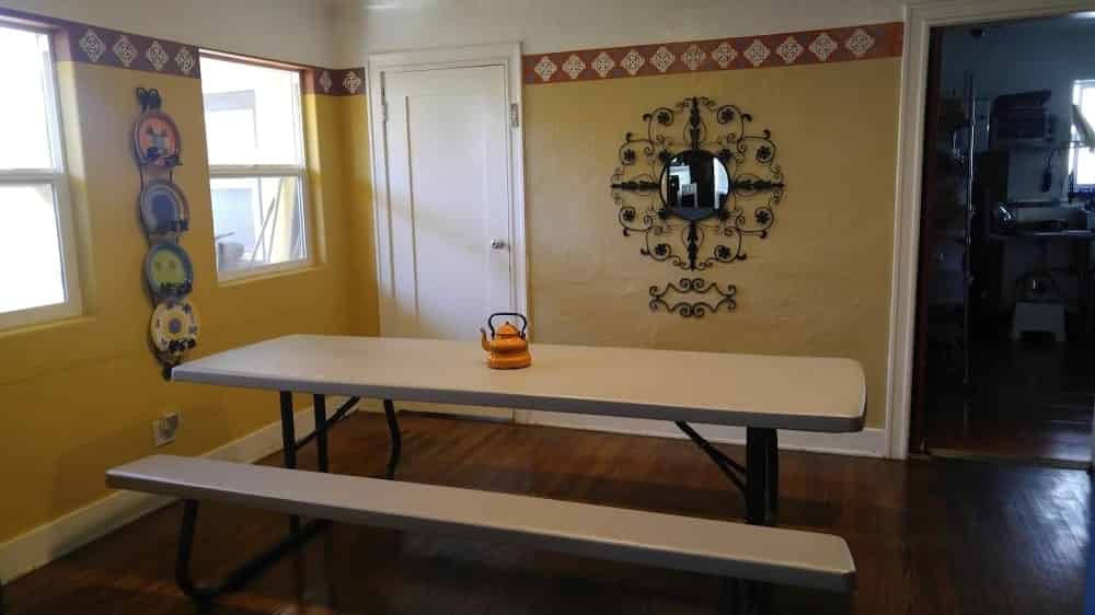2376 Greenfield Avenue, Los Angeles - Los Angeles, California, United States - Private Room with A Shared Bath - Common Area