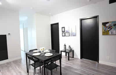 Amenities?w=400&h=260&fit=crop&q=40&auto=format&trim=auto
