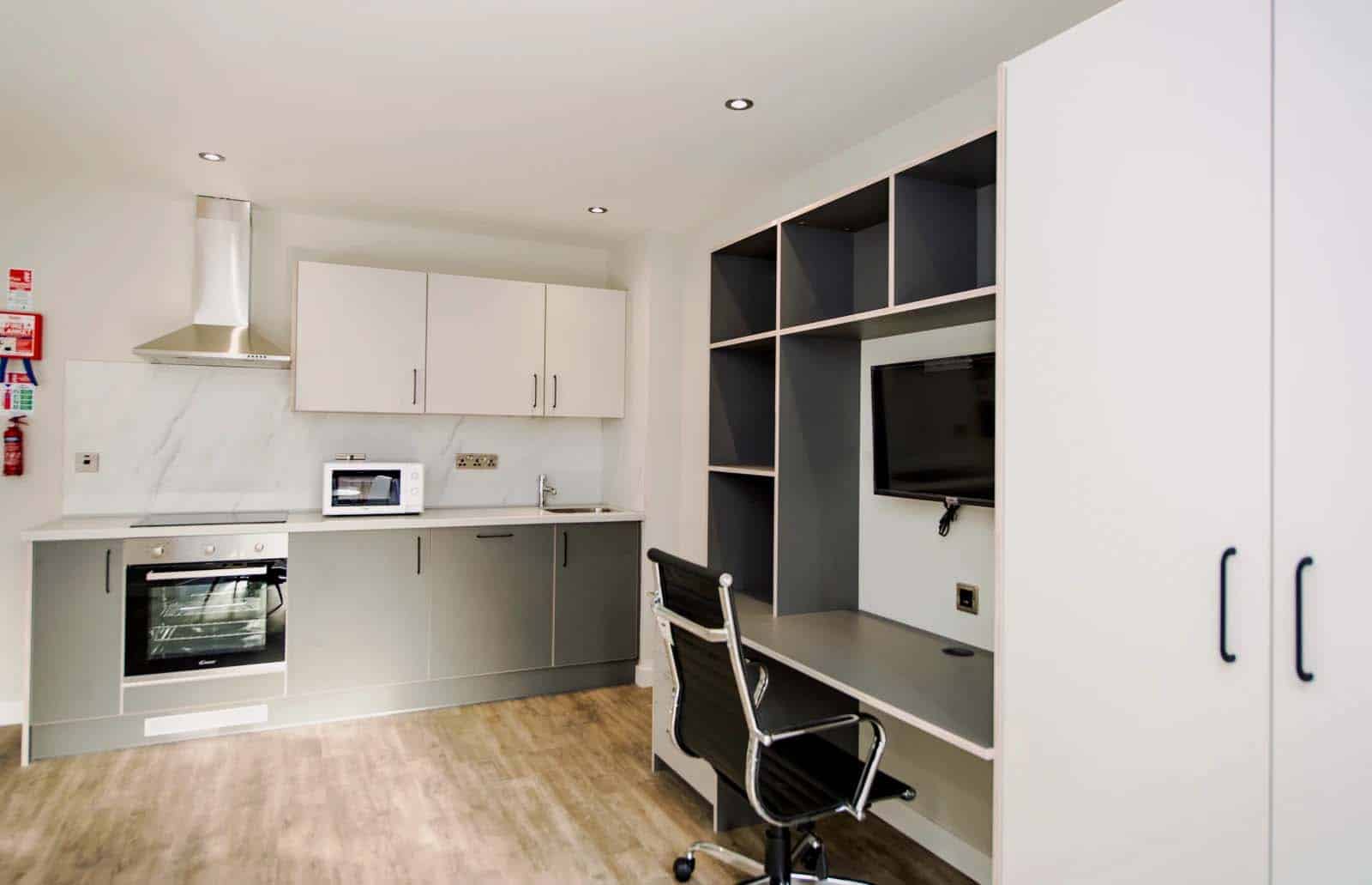 Amenities?w=400&h=260&fit=crop&q=40&auto=format&trim=auto