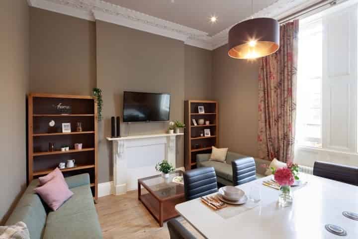 Room in a 6 Bedroom Apartment, Queens Rd, Clifton, Bristol BS8 1QQ - Bristol, England, United Kingdom - Bedroom 1 - Common Area