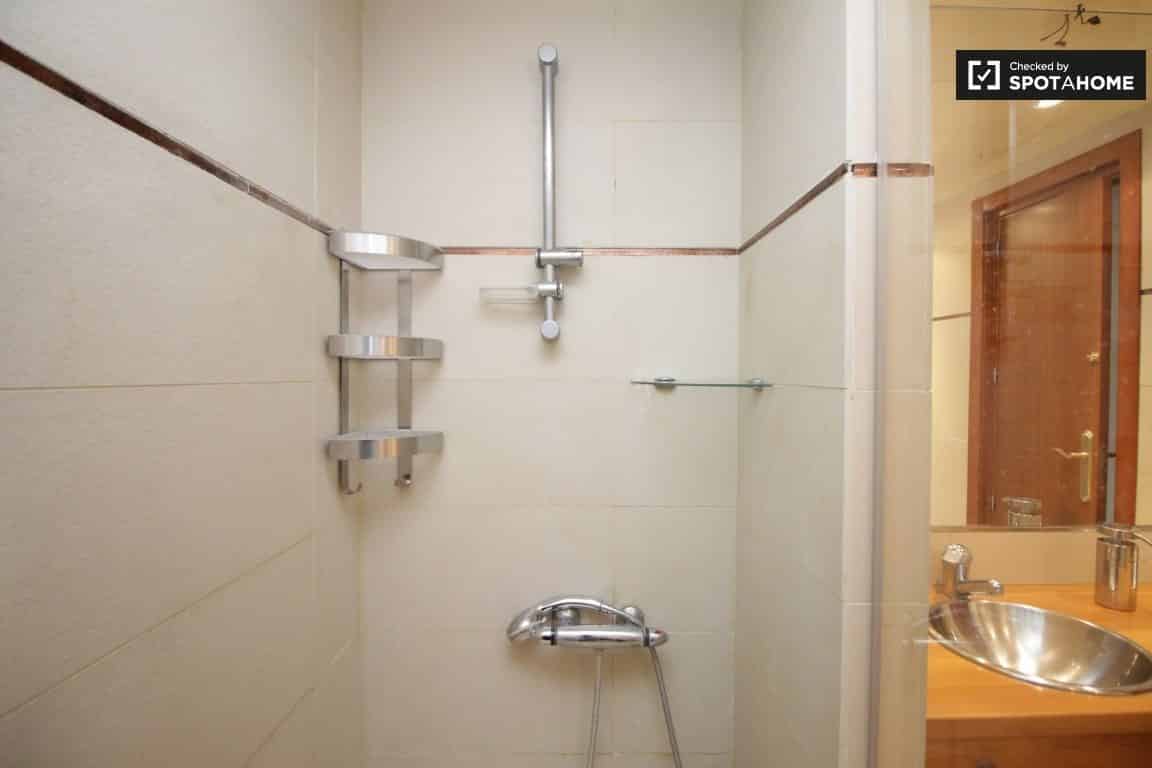 Gonzalez Tablas, Barcelona - Barcelona, Spain - Bathroom