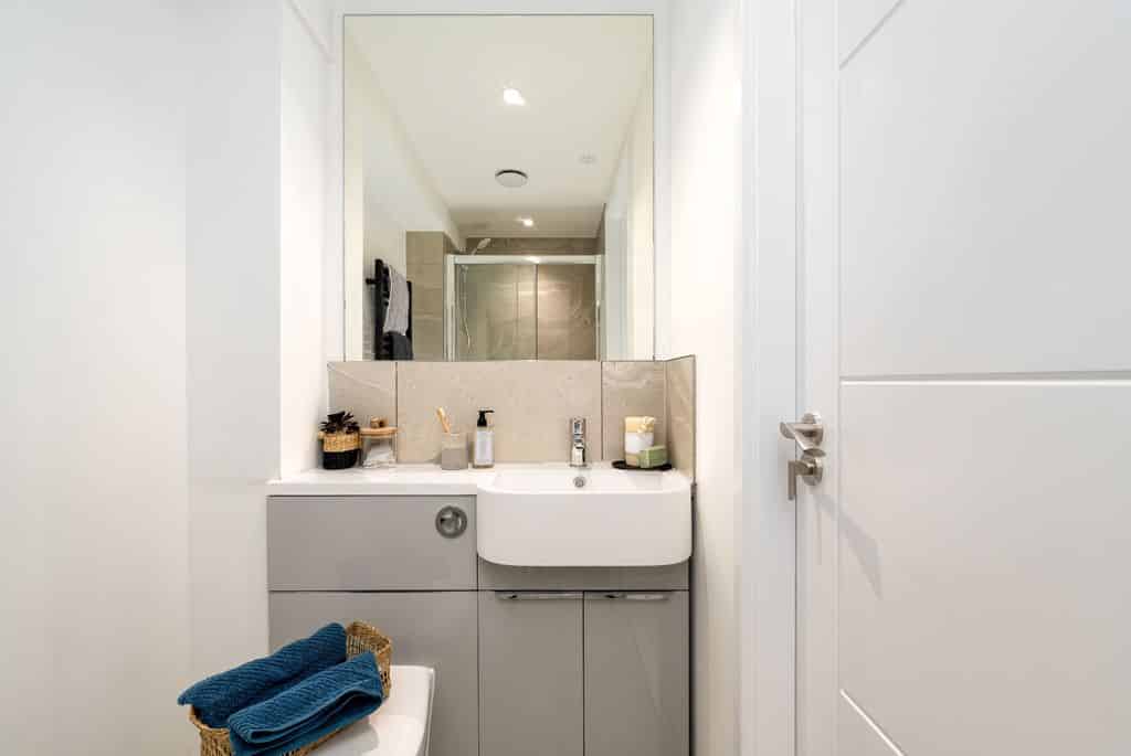 Room in a 2 Bedroom Apartment, 48 Park Street, Bristol, BS1 5JN (3) - Bristol, England, United Kingdom - Bedroom 1 - Bathroom