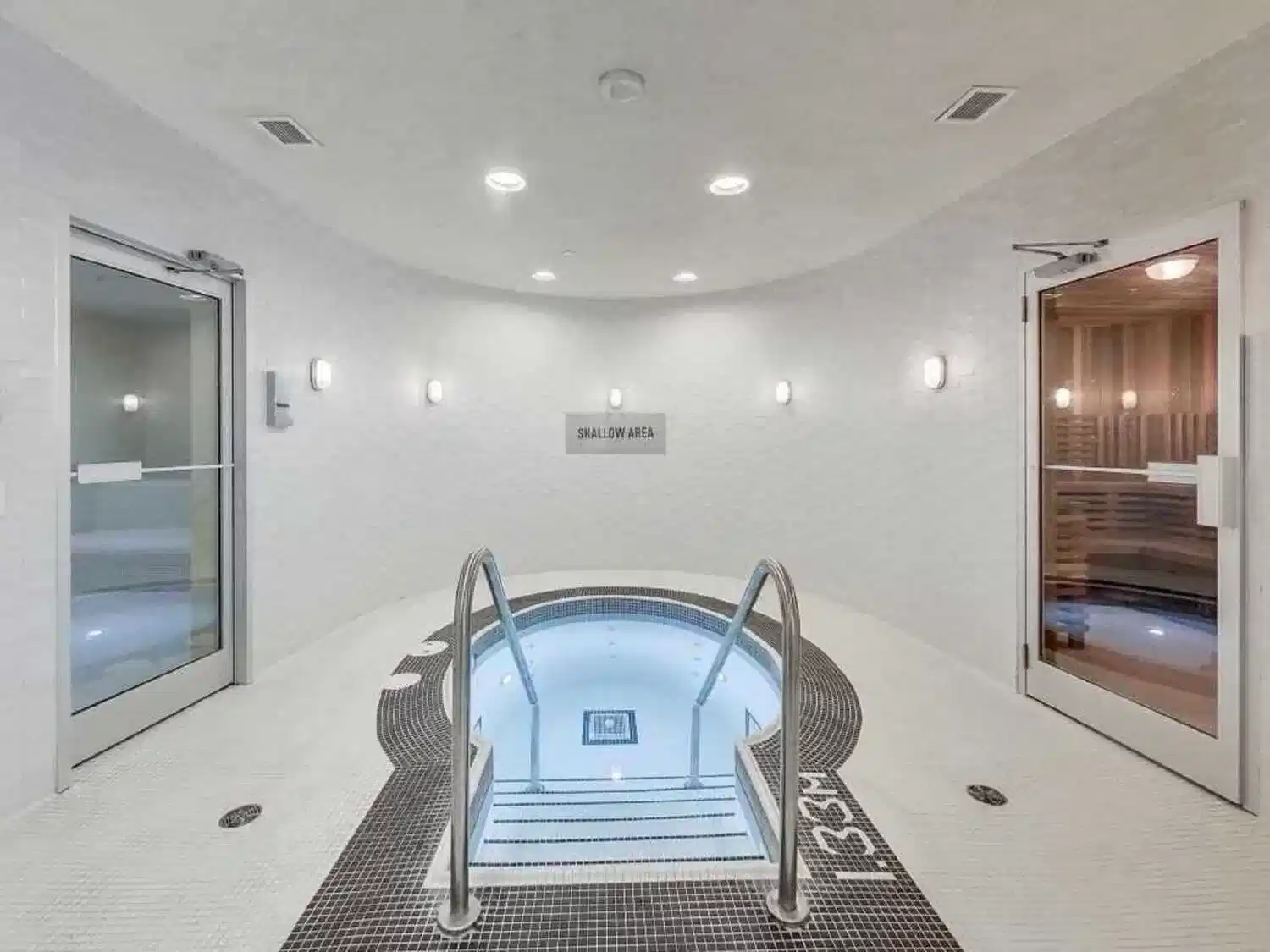 Liwinco 14 York City St, Toronto - Toronto, Ontario, Canada - Amenities