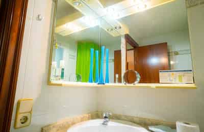 Sants, Barcelona - Barcelona, Spain - Bathroom