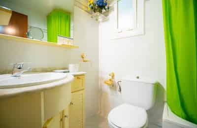 Sants, Barcelona - Barcelona, Spain - Bathroom