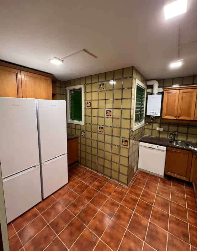 Carrer De Occidente, Barcelona - Barcelona, Spain - Kitchen